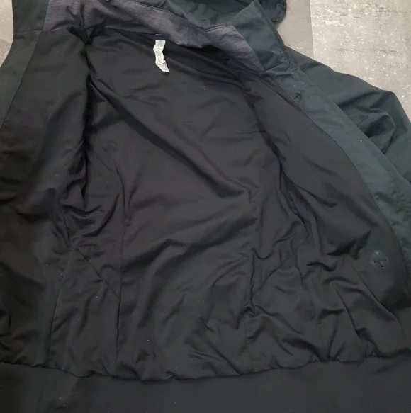 Lululemon Run: Back On Track Long Sleeve Jacket. Black. Hood. Size 4. - Picture 11 of 13